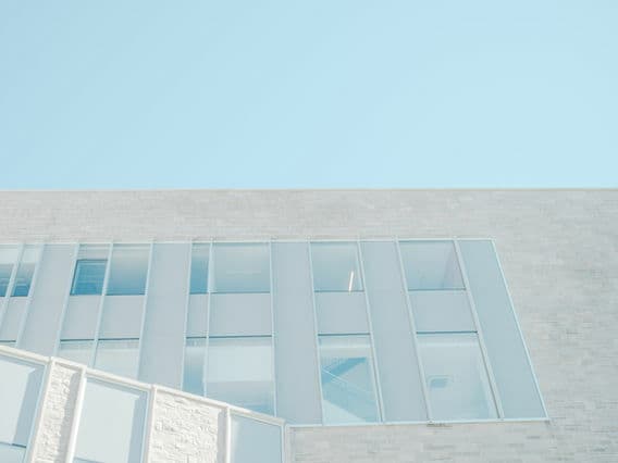 Критерий минимальной площади торгового центра нарушает принцип равенства?